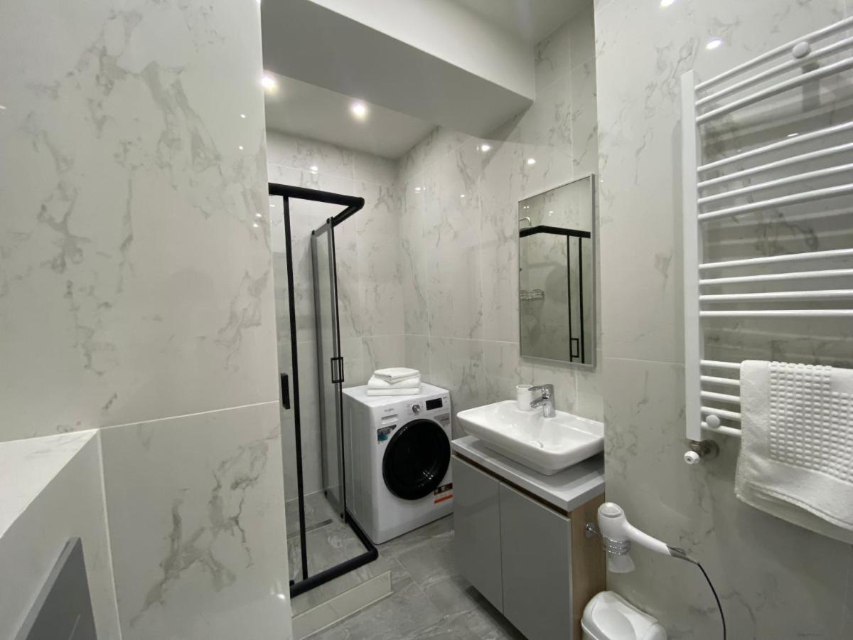 Modern Executive With Prime Location