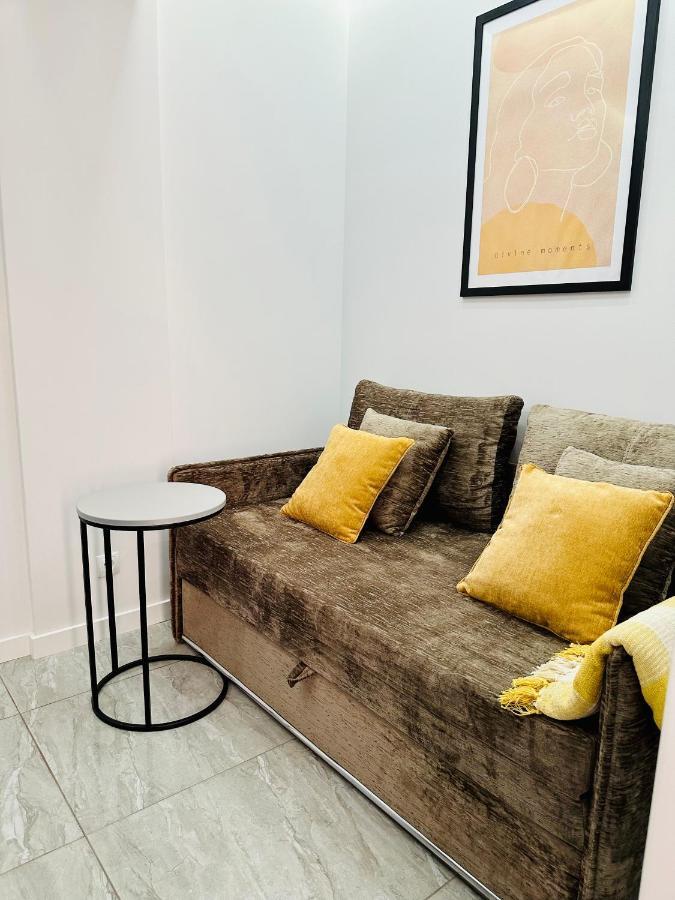 Modern Executive With Prime Location