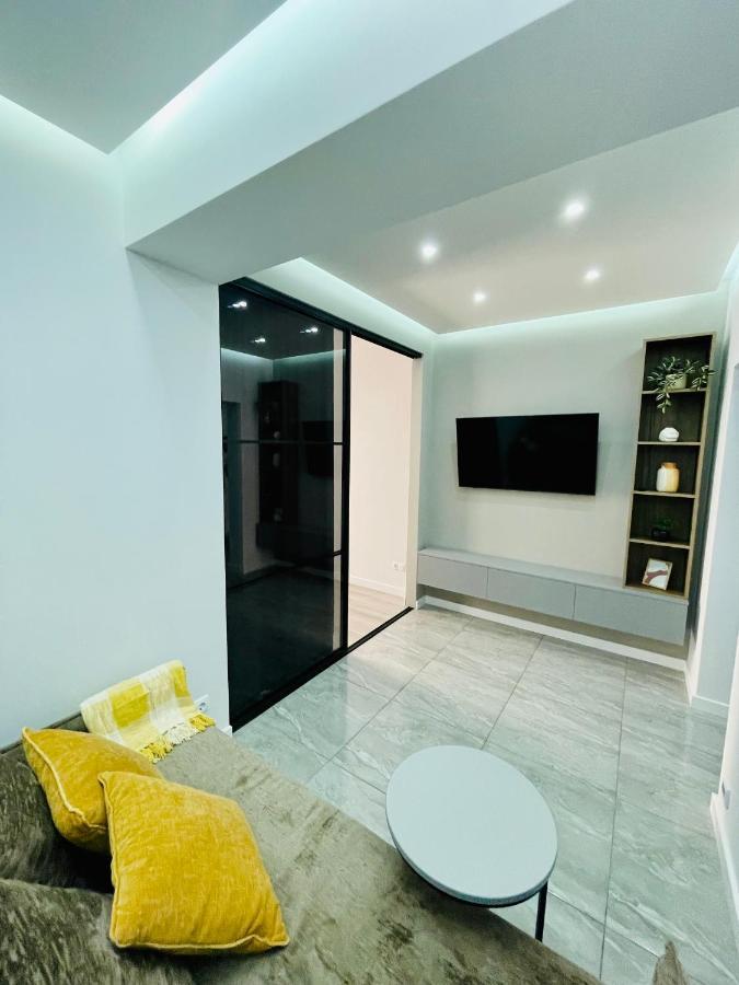 Modern Executive With Prime Location Апартаменты *